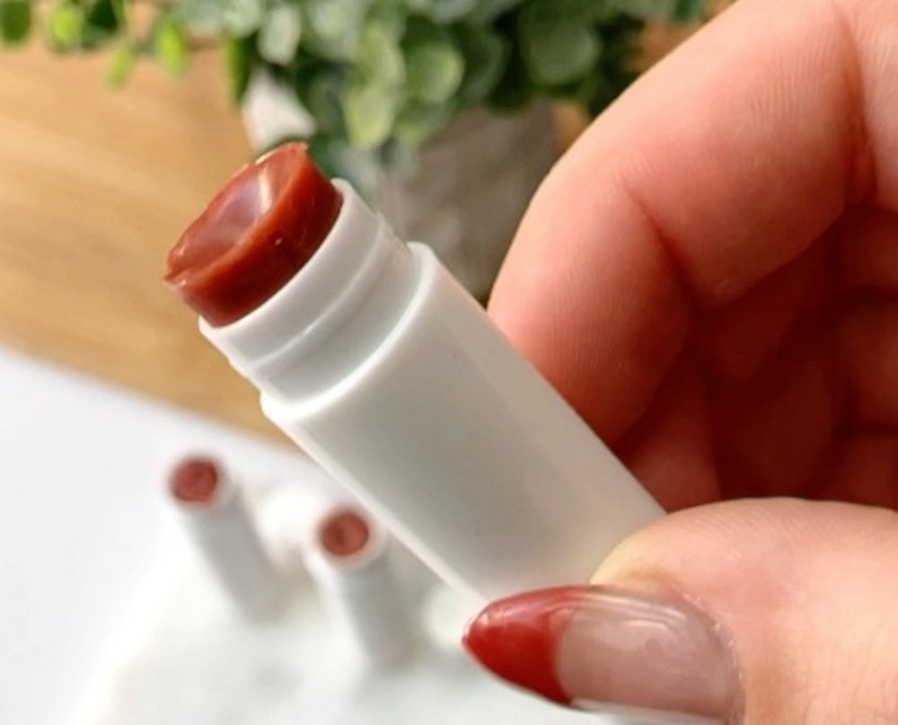 Balsamo labial con color