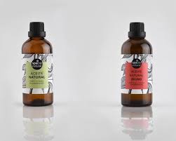 imagen de dos aceites en un fondo blanco.