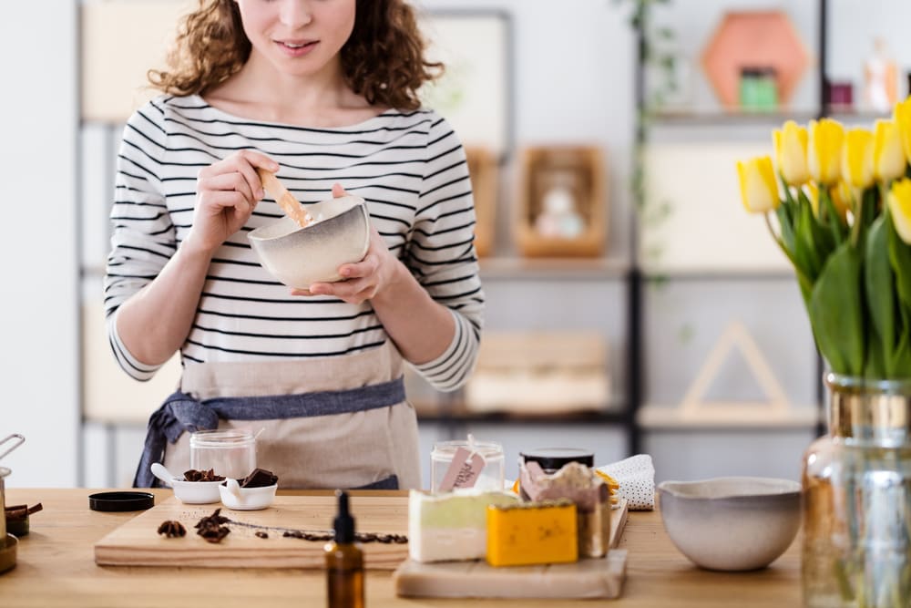Cosméticos, qué son, cómo elaborarlos y cómo hacer para venderlos