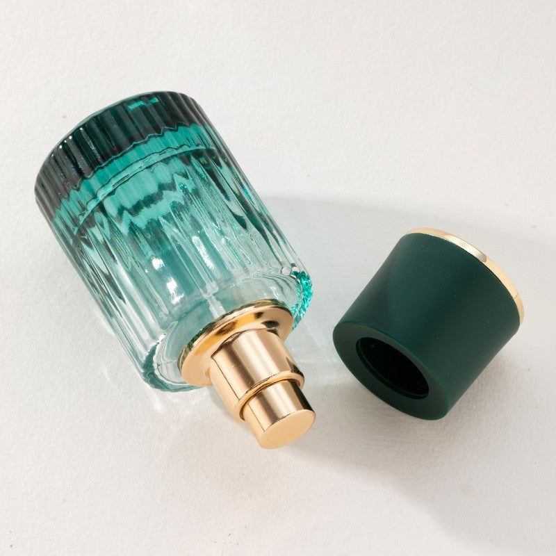 Botella de Perfume con Lineas Verticales Verde Esmeralda